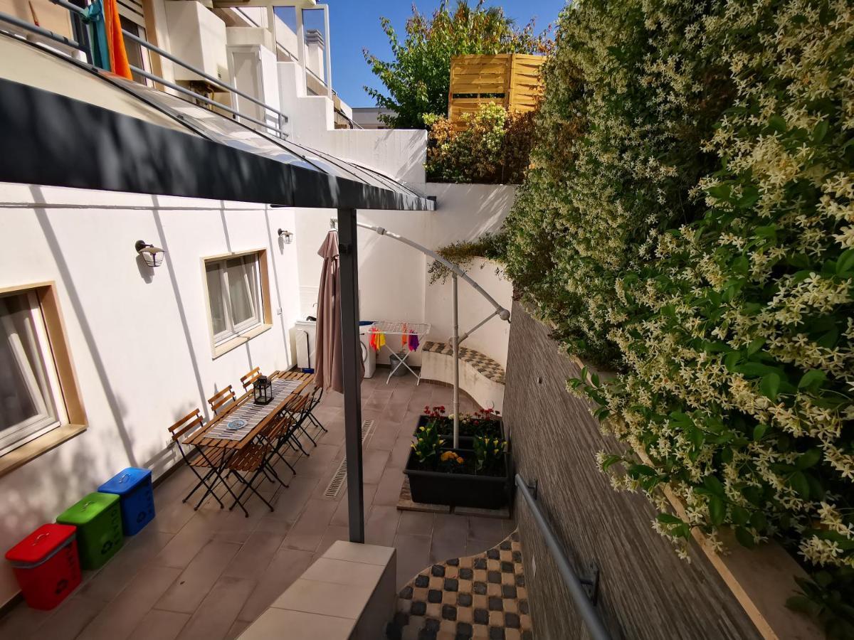 The Black Dog House Valenzano Bagian luar foto