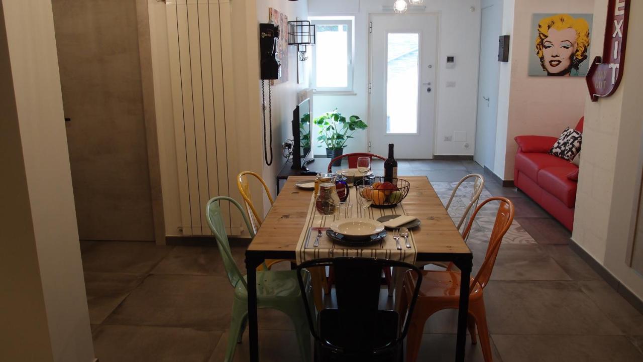 The Black Dog House Valenzano Bagian luar foto