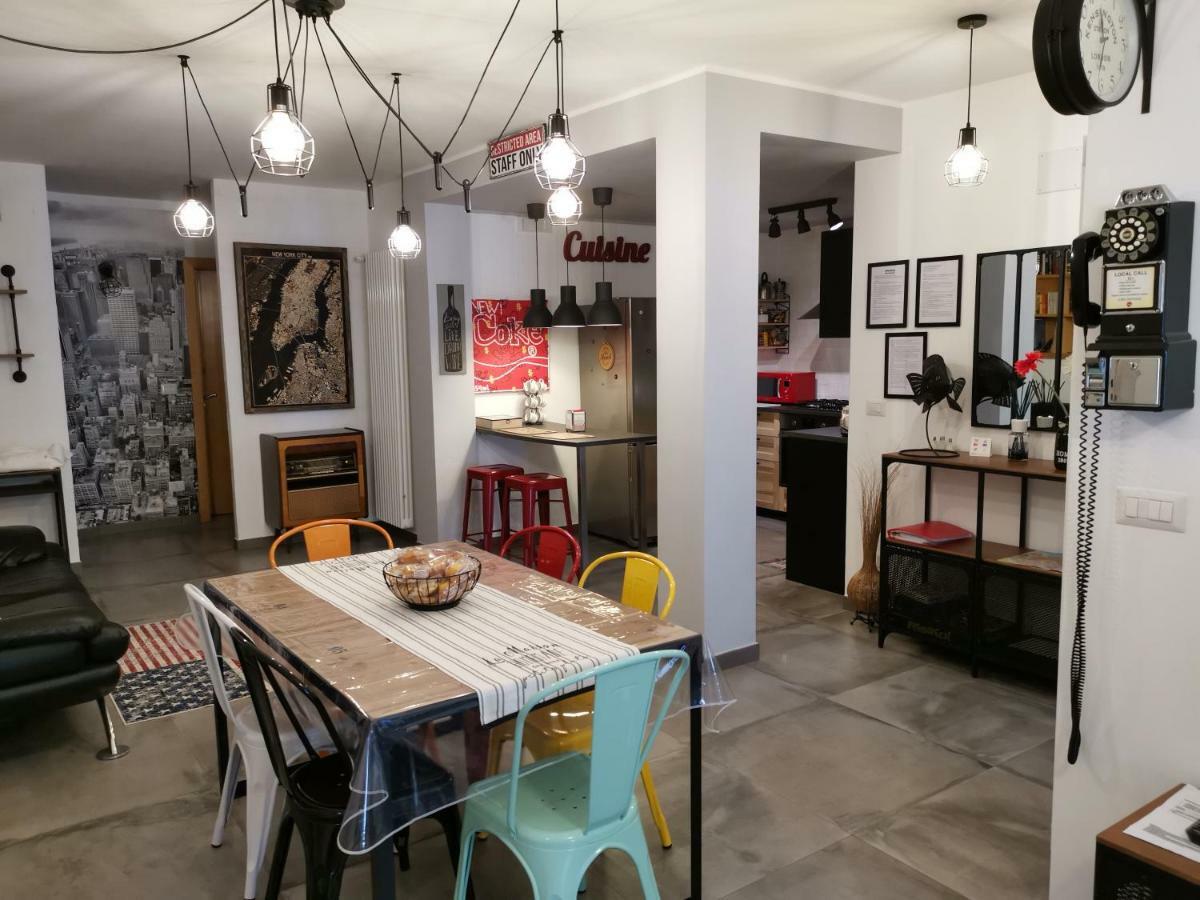 The Black Dog House Valenzano Bagian luar foto